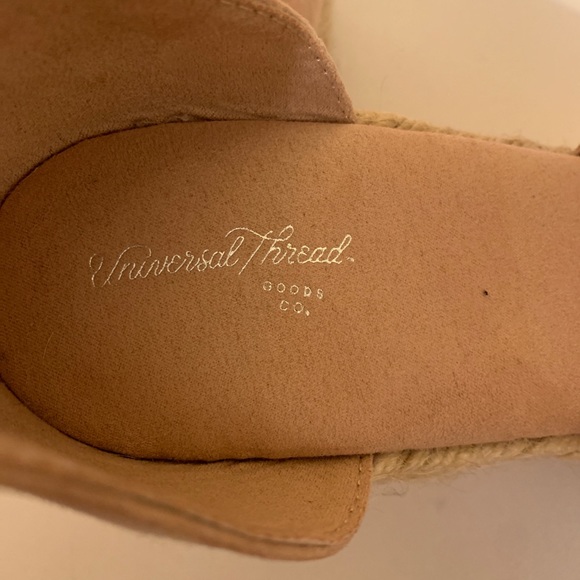 Universal Thread Heels - Picture 7 of 7